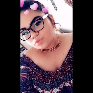 Meet your Posher, Adriana